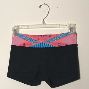 Kids ivivva REVERSIBLE shorts